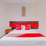 Oyo 4012 Ari Beach Inn
