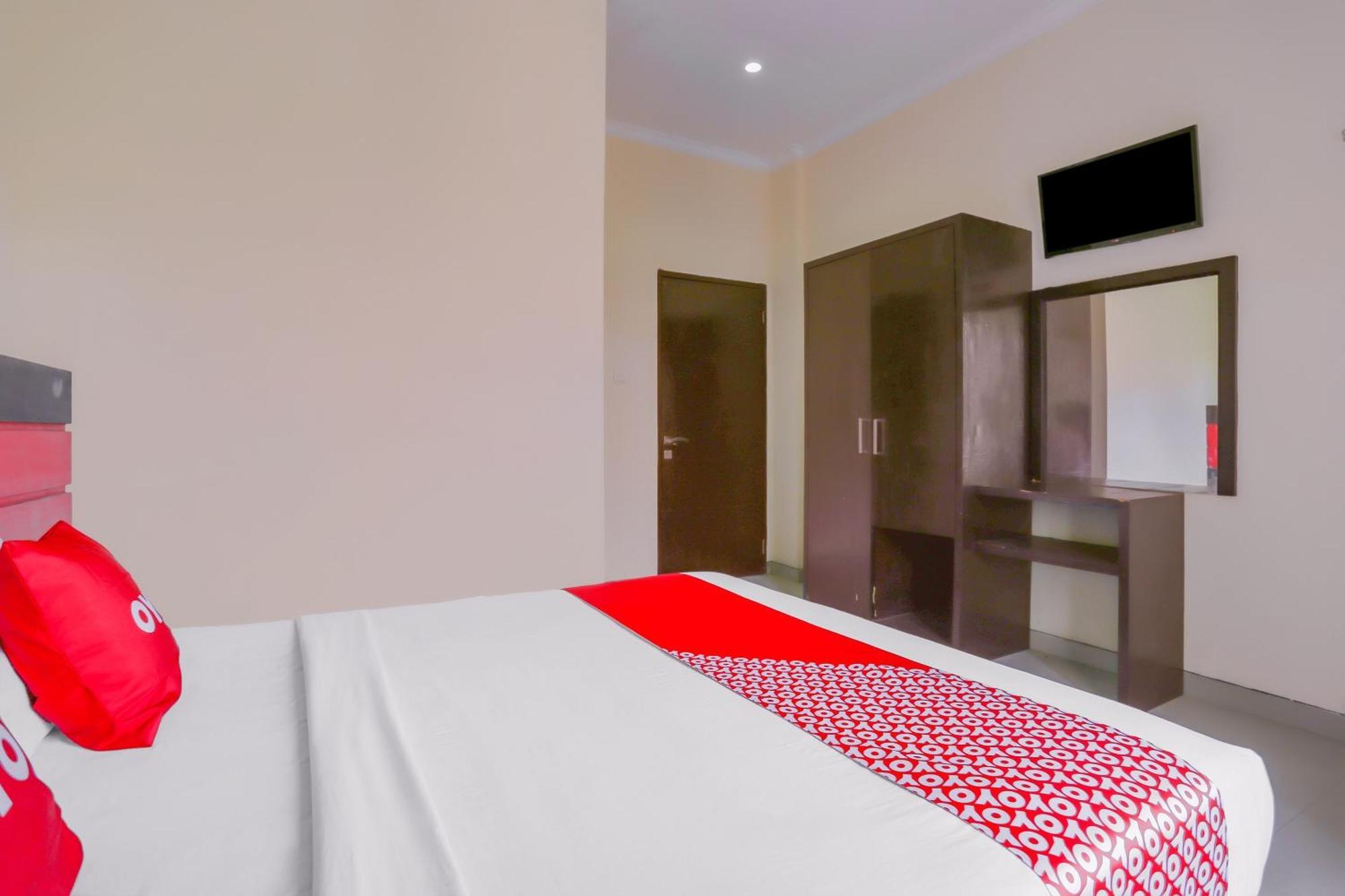 Hotel Oyo 4012 Ari